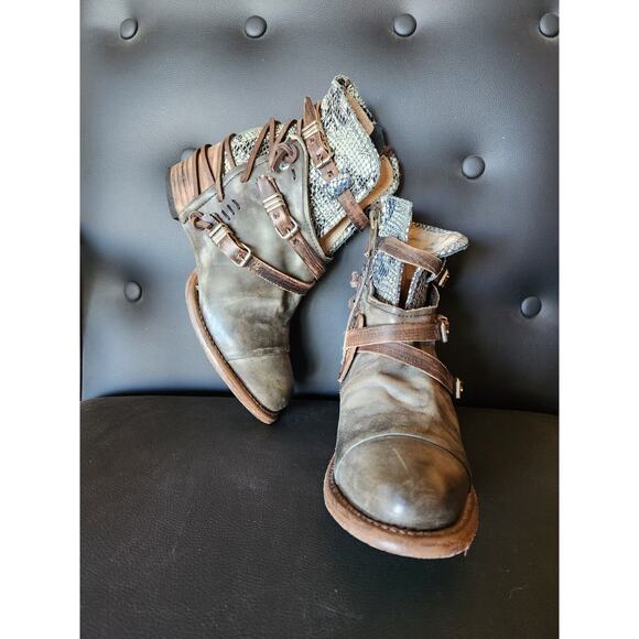 Free Bird Women's Booties Crue Grey Distressed Multicolor Size 7 - Picture 2 of 10